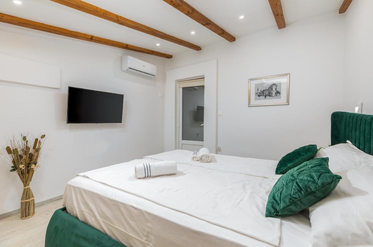 Apartment Augusto - Sea View Pula Exterior photo